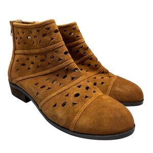 Array Aspen Laser cut leather suede boot ankle bootie shoes cognac womens 9 Wide